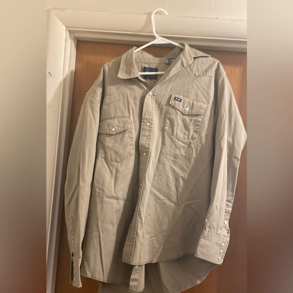 Mens wrangler work shirts size XL one is like new the other is in used condition